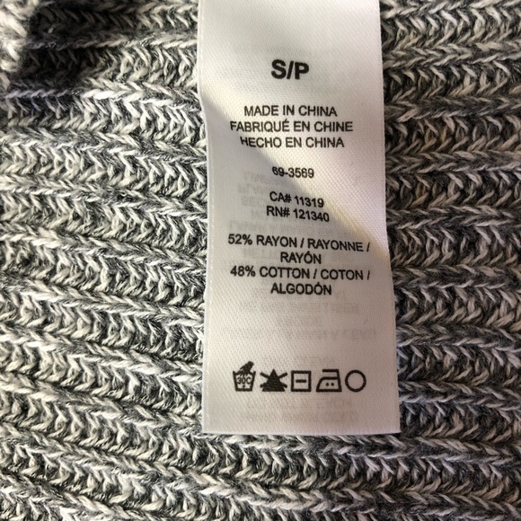 𝅺Dynamite Heathered Grey Loose Crocheted Knit Sweater - Picture 4 of 10